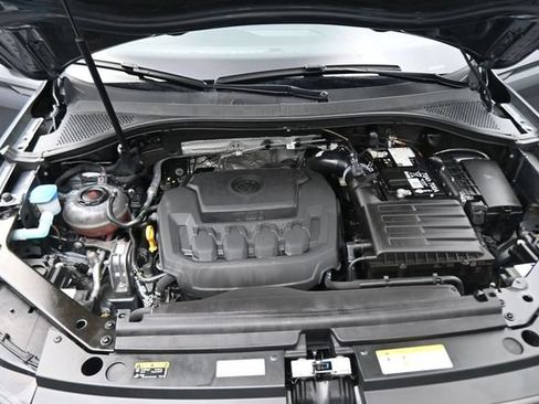 Used 2024 Volkswagen Tiguan SE AWD/4WD image 12