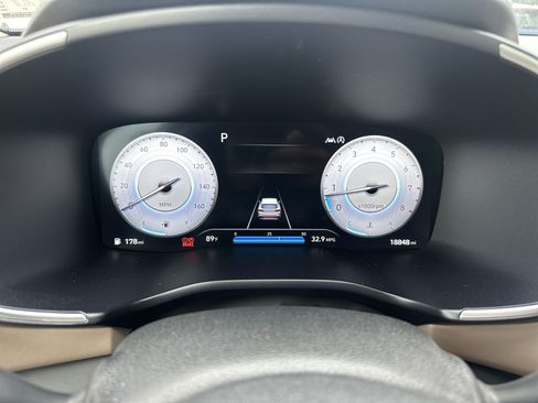 Used 2023 Hyundai Santa Fe SEL w/ Premium Package FWD image 16