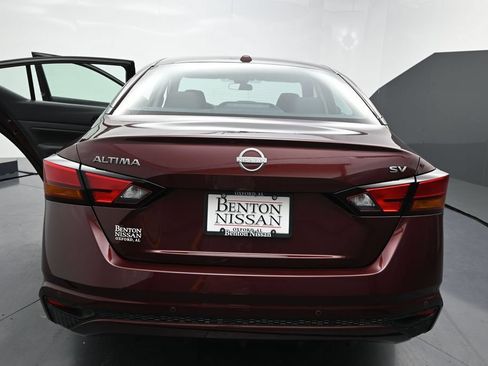 Used 2024 Nissan Altima 2.5 SV FWD image 10