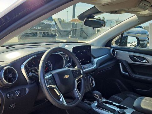 Used 2025 Chevrolet Blazer LT image 10