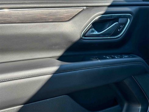 Used 2023 Chevrolet Tahoe LT w/ Luxury Package image 13