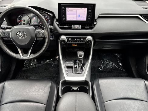 Used 2019 Toyota RAV4 XLE Premium image 13