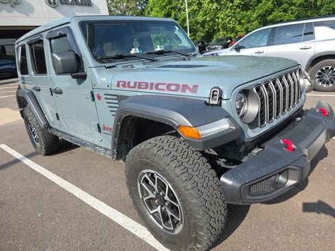 Used 2024 Jeep Wrangler Unlimited Rubicon w/ Convenience Group AWD/4WD image 7