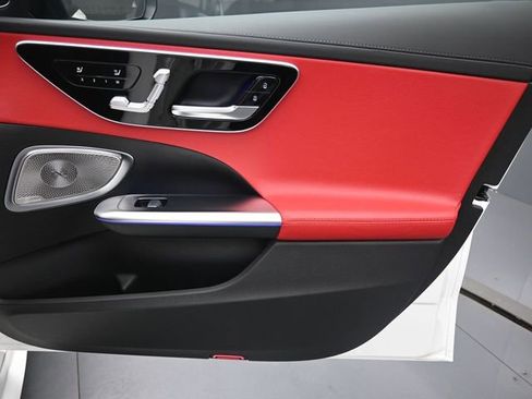 Used 2025 Mercedes-Benz C 300 Sedan image 31