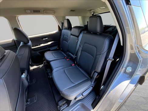 New 2026 Nissan Pathfinder SL AWD/4WD image 17