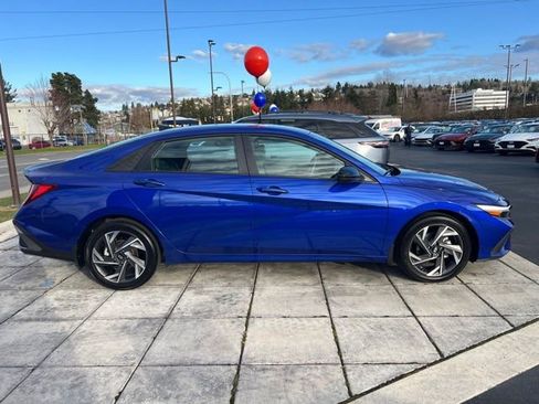 Certified 2025 Hyundai Elantra Sport image 4