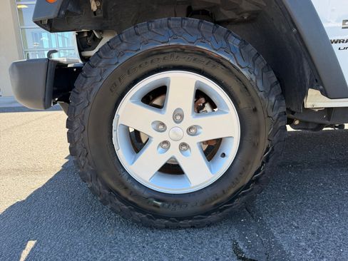 Used 2018 Jeep Wrangler Unlimited Sport S AWD/4WD image 26