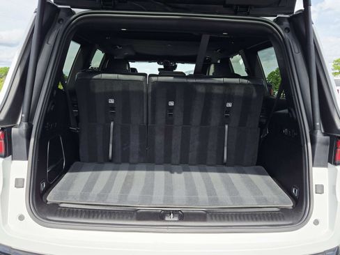 Used 2024 Jeep Wagoneer Series II w/ Convenience Group I AWD/4WD image 18