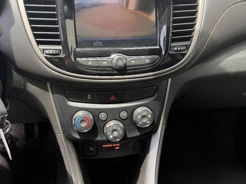 Used 2020 Chevrolet Trax LS w/ Tint and Cruise Package FWD image 11