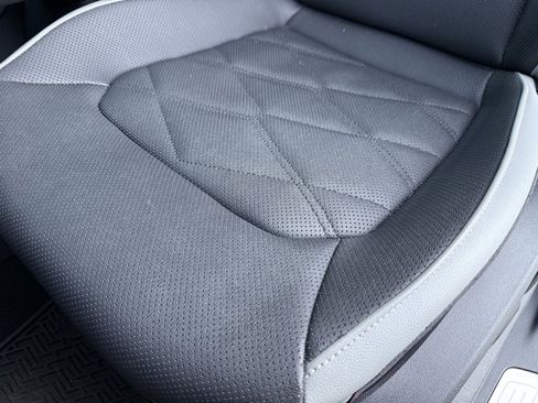 Used 2024 Volkswagen Atlas Peak Edition SE image 24