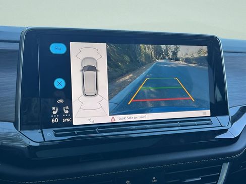 Certified 2025 Volkswagen Atlas SEL image 17