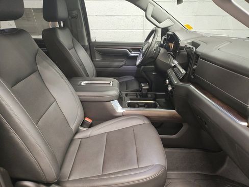 Certified 2022 GMC Sierra 1500 SLT w/ SLT Convenience Package image 7