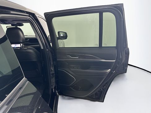 Used 2022 Jeep Grand Cherokee Limited 4xe image 33