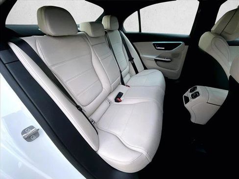Used 2025 Mercedes-Benz C 300 Sedan image 29
