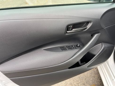 Used 2025 Toyota Corolla LE FWD image 15