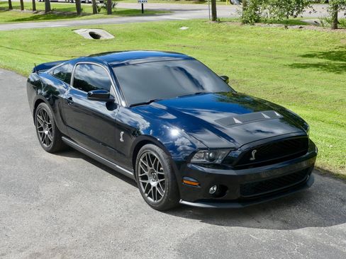 Used 2012 Ford Mustang Shelby GT500 w/ SVT Performance Pkg image 26
