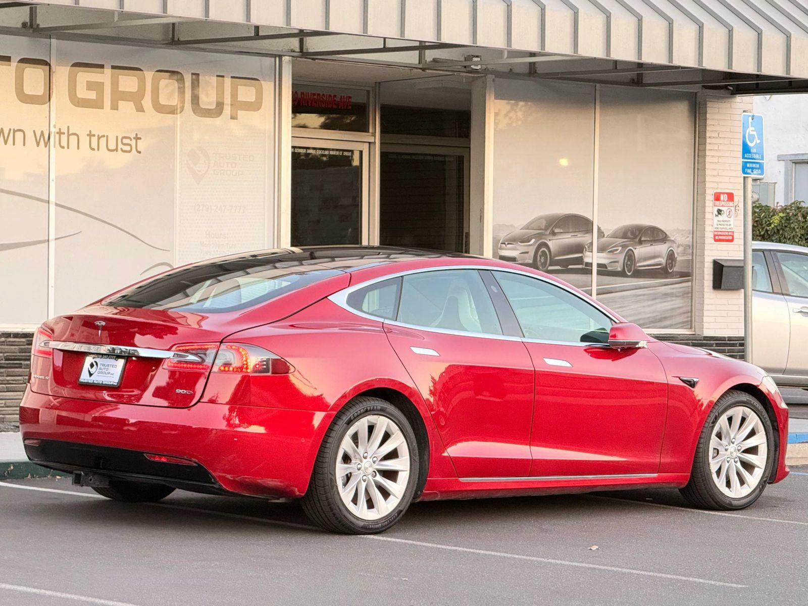 Used 2017 Tesla Model S 100D AWD/4WD image 9