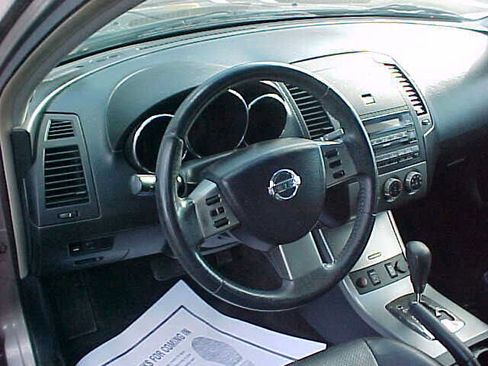 Used 2005 Nissan Altima 3.5 SE w/ (V01) Leather Pkg image 18