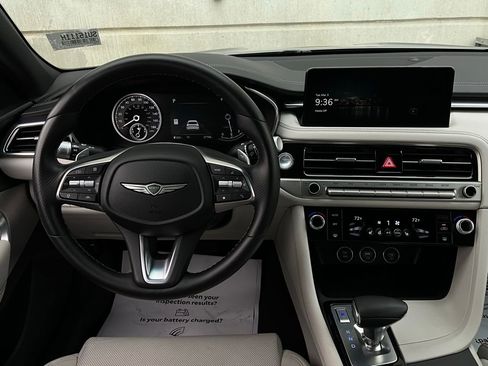 Used 2025 Genesis G70 2.5T image 14