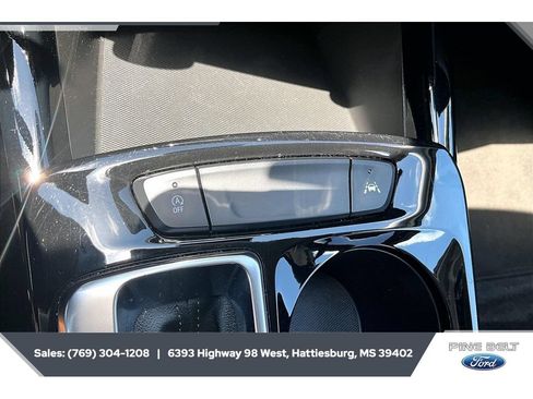 Used 2024 Chevrolet Trax LT FWD image 23
