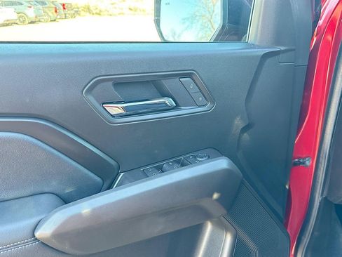 Used 2025 GMC Canyon Elevation image 18