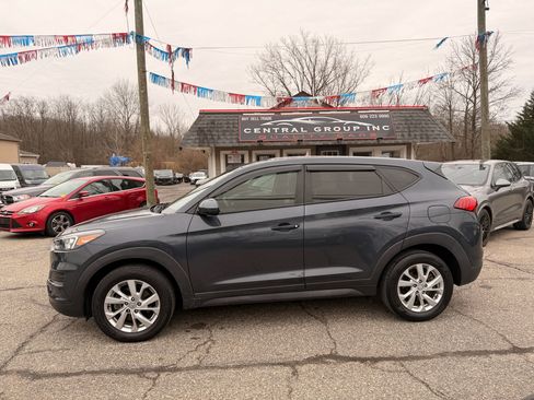 Used 2020 Hyundai Tucson SE w/ Cargo Package image 3