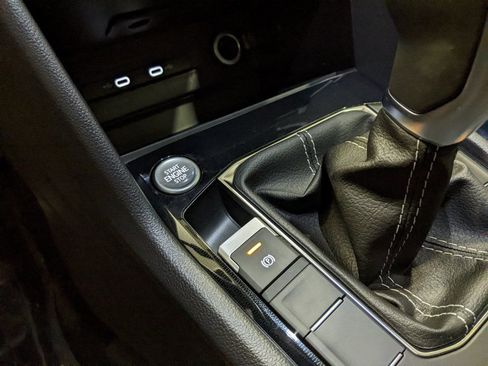 New 2026 Volkswagen Taos SE FWD image 19