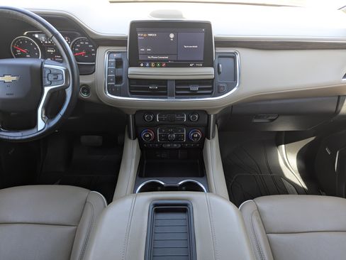 Used 2021 Chevrolet Tahoe Premier w/ Premium Package image 18