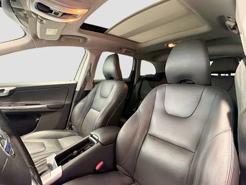 Used 2016 Volvo XC60 T5 Premier w/ Proximity Package AWD/4WD image 20