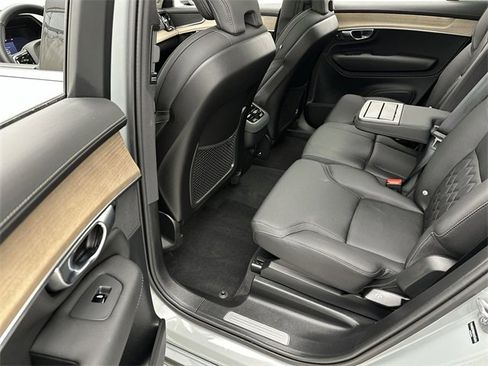 Certified 2025 Volvo XC90 B6 Plus image 23
