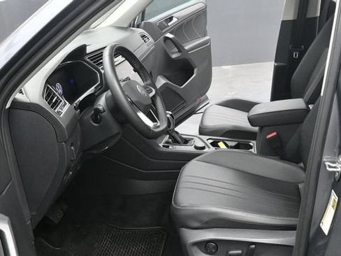 Used 2023 Volkswagen Tiguan SE AWD/4WD image 25