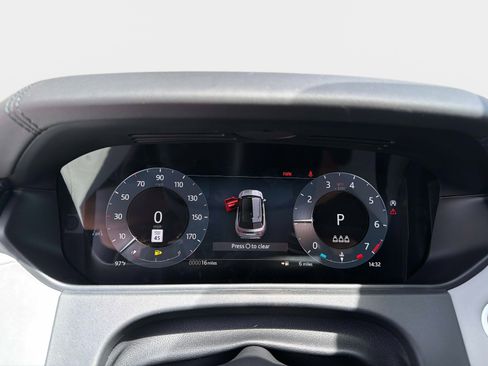 New 2026 Land Rover Range Rover Velar Dynamic SE AWD/4WD image 24