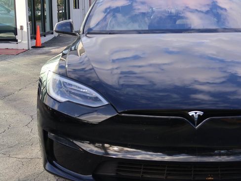 Used 2021 Tesla Model S Plaid image 15