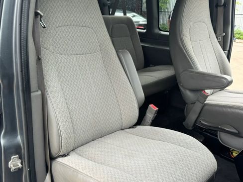 Used 2015 Chevrolet Express 2500 LS image 34
