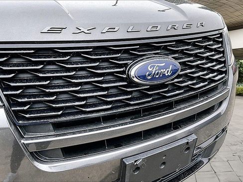 Used 2018 Ford Explorer Sport AWD/4WD image 24