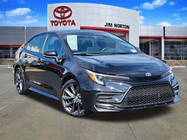 Used 2025 Toyota Corolla SE w/ SE Premium Package FWD image 1