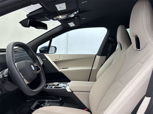New 2026 BMW iX xDrive45 image 24