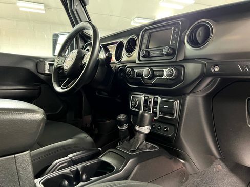 Used 2018 Jeep Wrangler Unlimited Sport S image 21