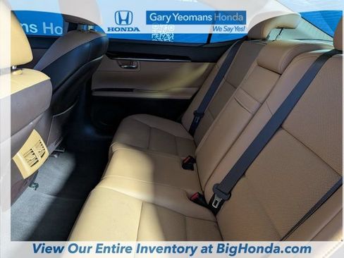 Used 2016 Lexus ES 350 w/ Premium Package w/Wood Trim FWD image 16