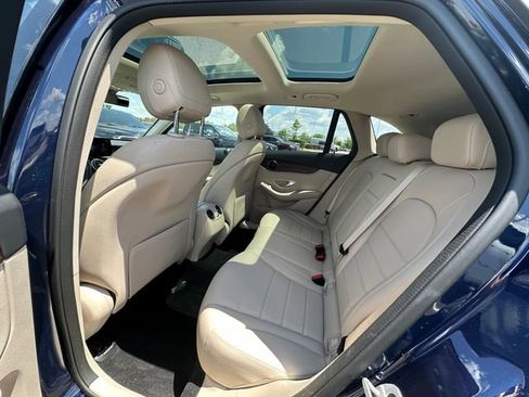 Used 2022 Mercedes-Benz GLC 300 4MATIC w/ Premium Package Lite image 13