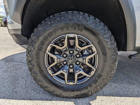 Used 2024 Chevrolet Colorado ZR2 w/ ZR2 Convenience Package III AWD/4WD image 10