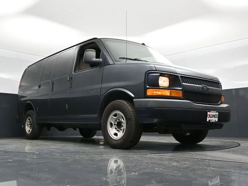 Used 2016 Chevrolet Express 2500 image 42