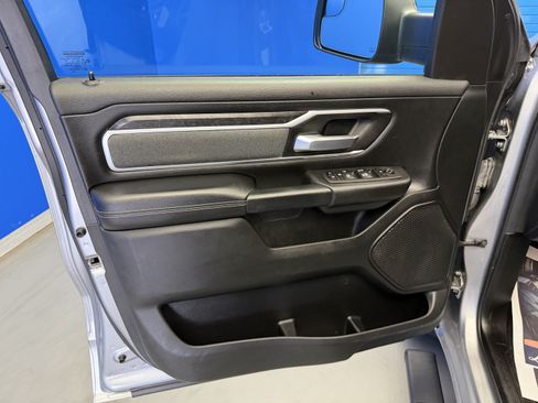 Used 2022 RAM 1500 4x4 Crew Cab image 10