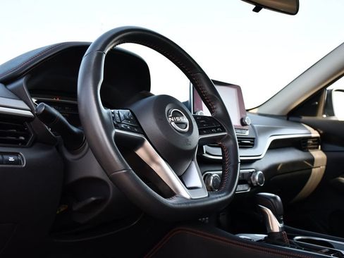 Used 2024 Nissan Altima 2.5 SR AWD/4WD image 14