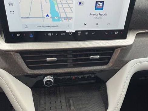 Used 2025 Ford Explorer Platinum w/ Ultimate Package image 18