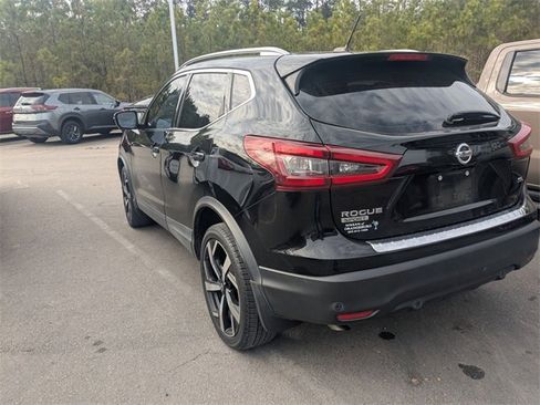 Used 2020 Nissan Rogue Sport SL image 4