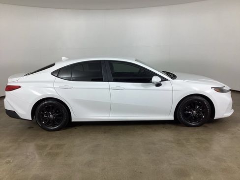 Used 2025 Toyota Camry LE FWD image 7