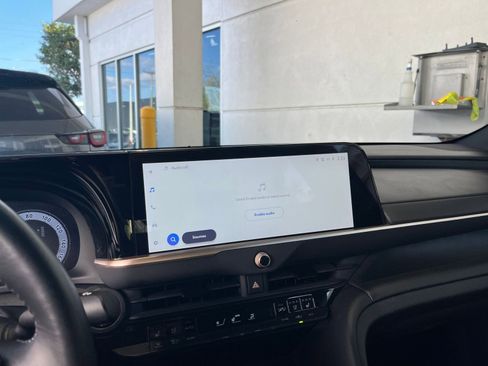 Used 2025 Toyota Crown XLE image 21