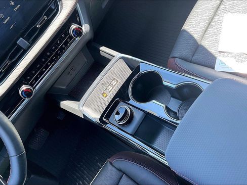 New 2026 Chevrolet Equinox RS w/ Convenience Package III FWD image 8