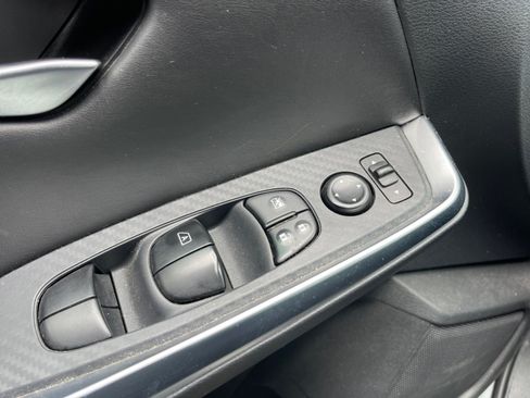 Certified 2024 Nissan Sentra SR FWD image 5